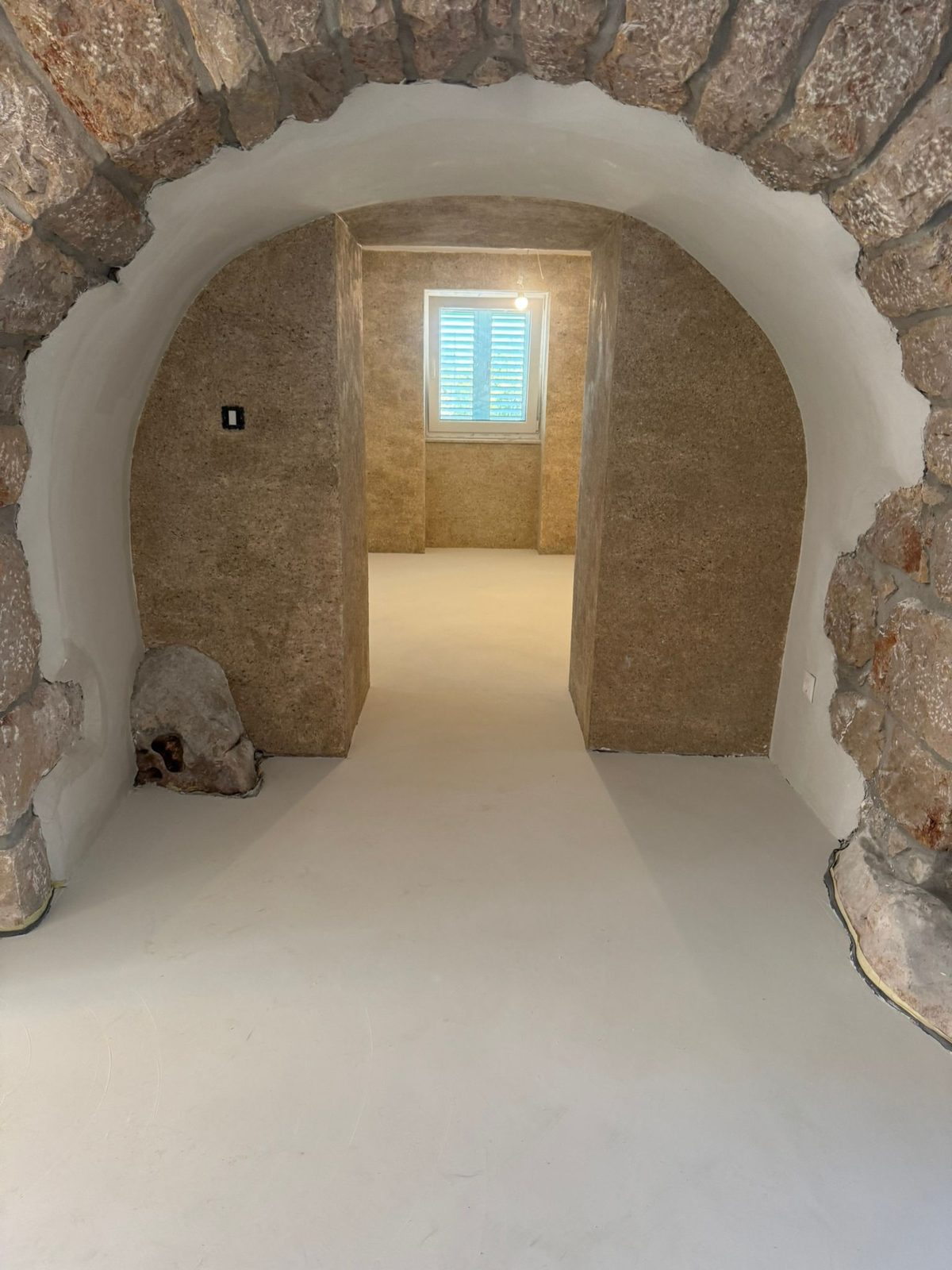 Mikrocement prostor Nubilia – Rasopasno